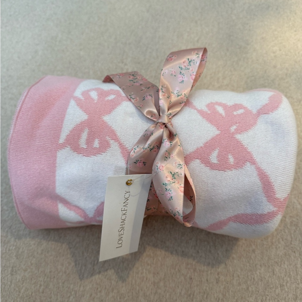 NEW WITH TAGS LOVESHACKFANCY PINK BOW BLANKET